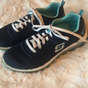 Sketchers Air 2.0 memory foam. EUC. Size 8.5